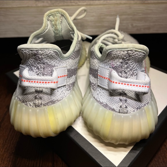 Yeezy Boost- Authentic - Picture 4 of 6